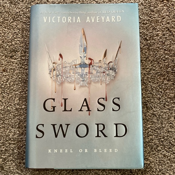 Glass Sword - Red Queen #2 by Victoria Aveyard - Picture 1 of 5